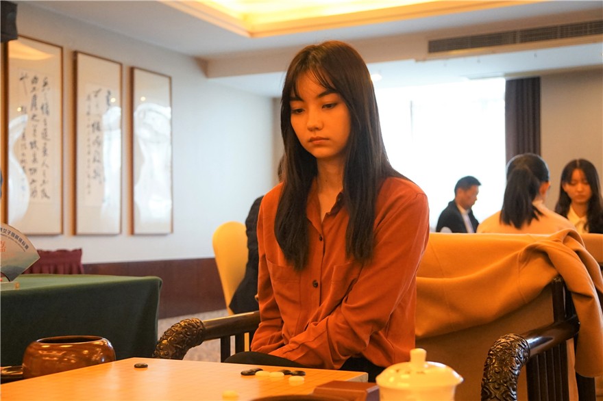 围棋女神黑嘉嘉海量特写图集来袭-黑嘉嘉参加第9届穹窿山兵圣杯