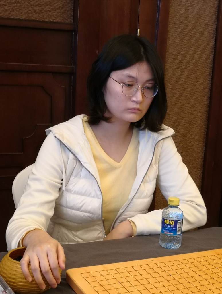 女子职业棋手张子涵三段,陶然三段,孟昭玉二段,马媛媛二段,唐盈初段